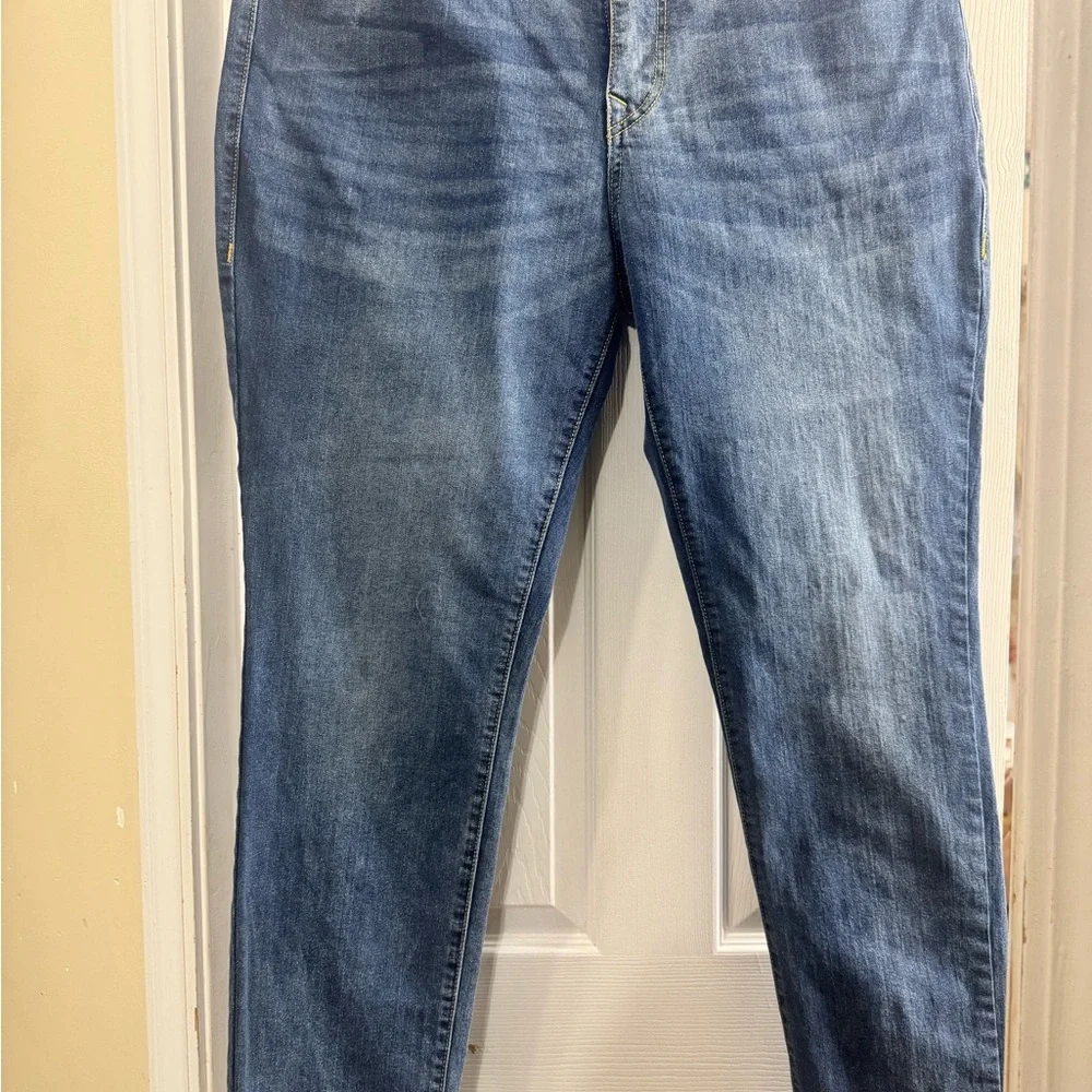 True Religion Men's Straight Jeans - Light/Medium Blue Wash